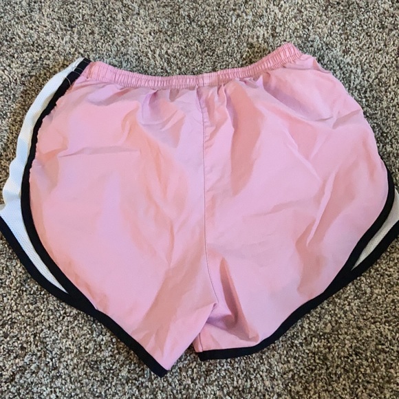 Nike running shorts - Picture 2 of 3